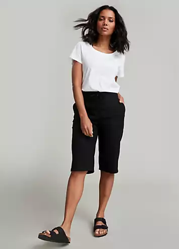 Black Linen Shorts by Freemans | Look Again