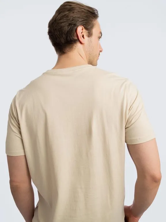 Honest Basics T-Shirt Beach