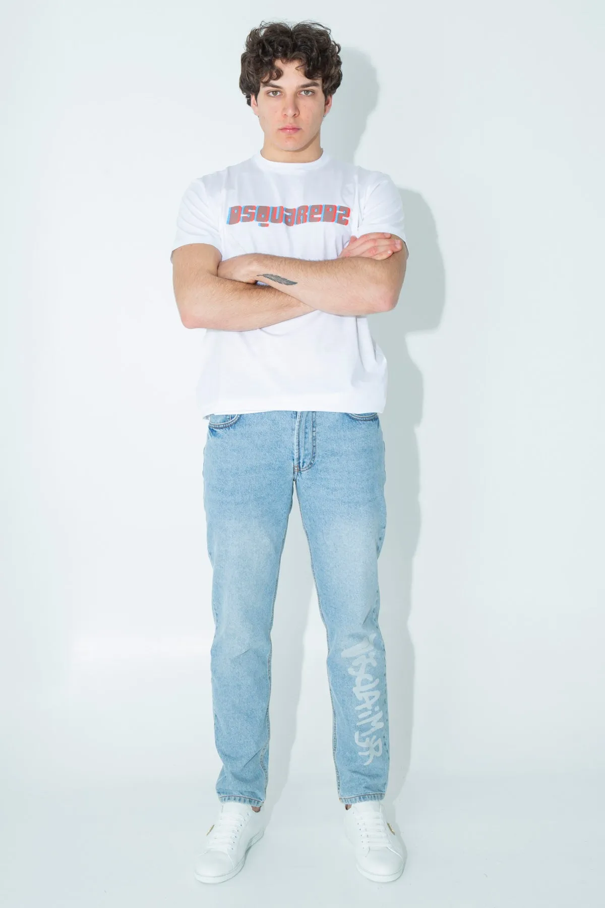 T-shirt con stampa frontale